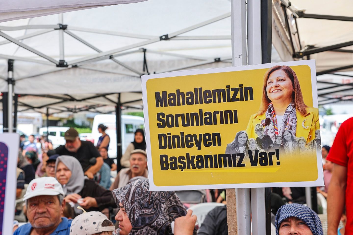 Kocatepe Mahallesinden Başkan Köksal’a pankart jesti!